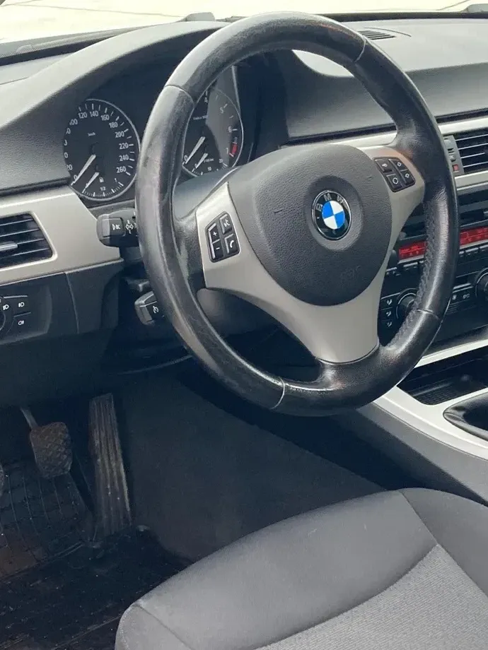 BMW Seria 3 E90/E91/E92/E93 — imagine 6