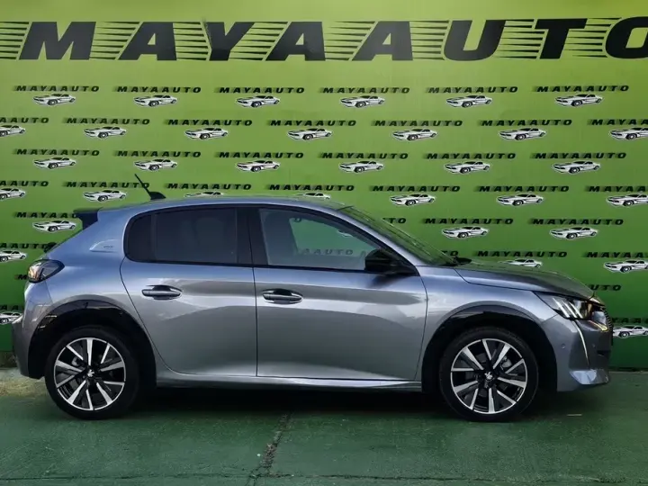 Peugeot 208 PureTech 100 EAT8 Active