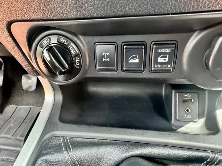 Nissan Navara III