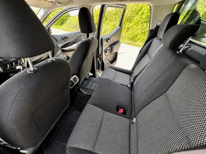 Nissan Navara III