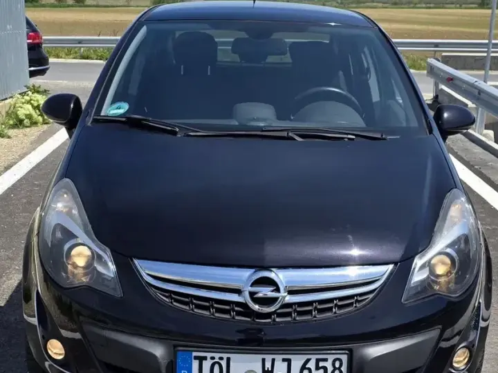 Opel Corsa D 1.4 16V Innovation