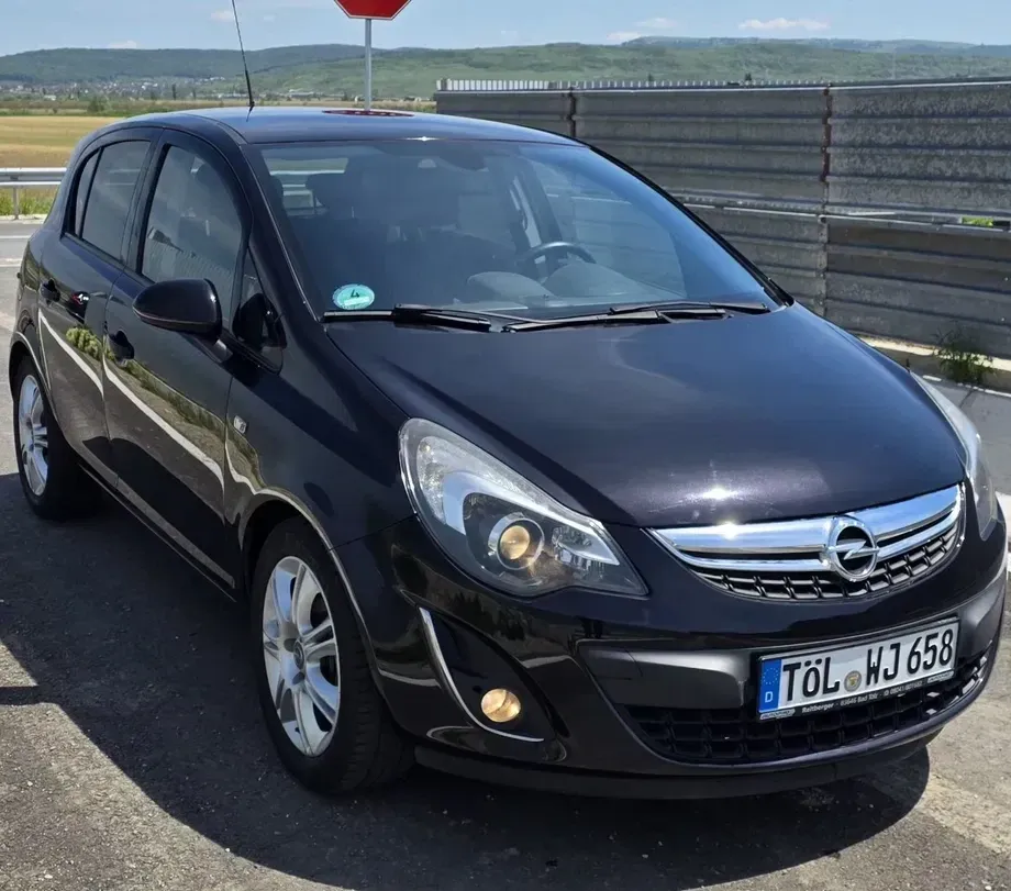Opel Corsa D 1.4 16V Innovation — imagine 2