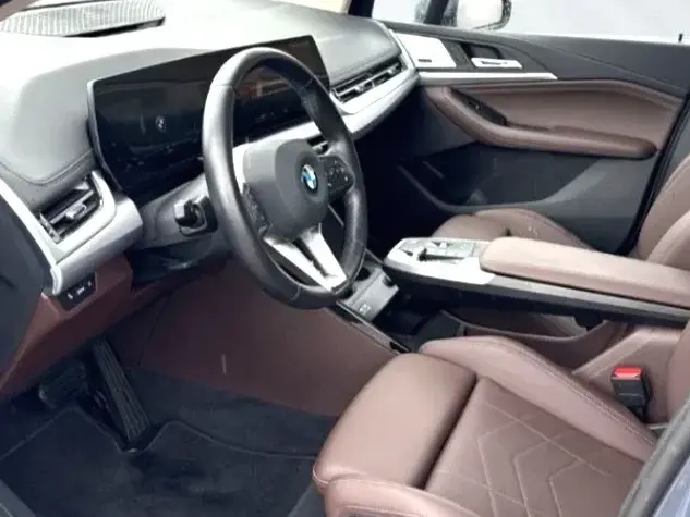 BMW Seria 2 218d AT
