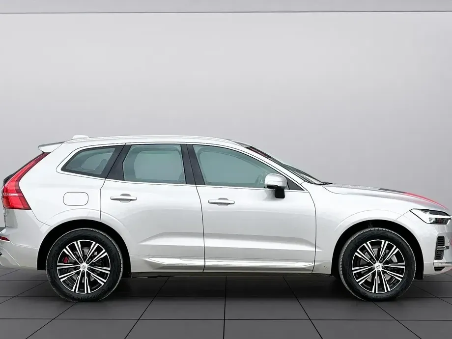 Volvo XC 60 II Recharge T6 Twin Engine eAWD Inscription Expression — imagine 4