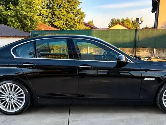 BMW Seria 5 F10/F11/F07 520d Aut. Luxury Line