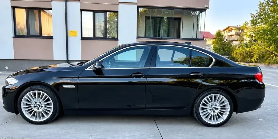 BMW Seria 5 F10/F11/F07 520d Aut. Luxury Line — imagine 6