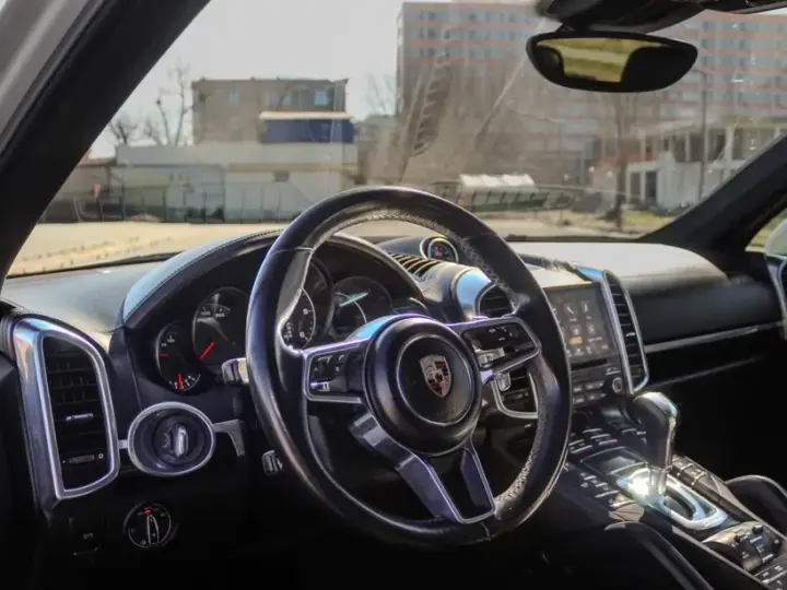 Porsche Cayenne 3.0 L
