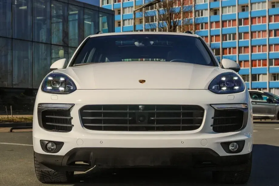 Porsche Cayenne 3.0 L — imagine 2