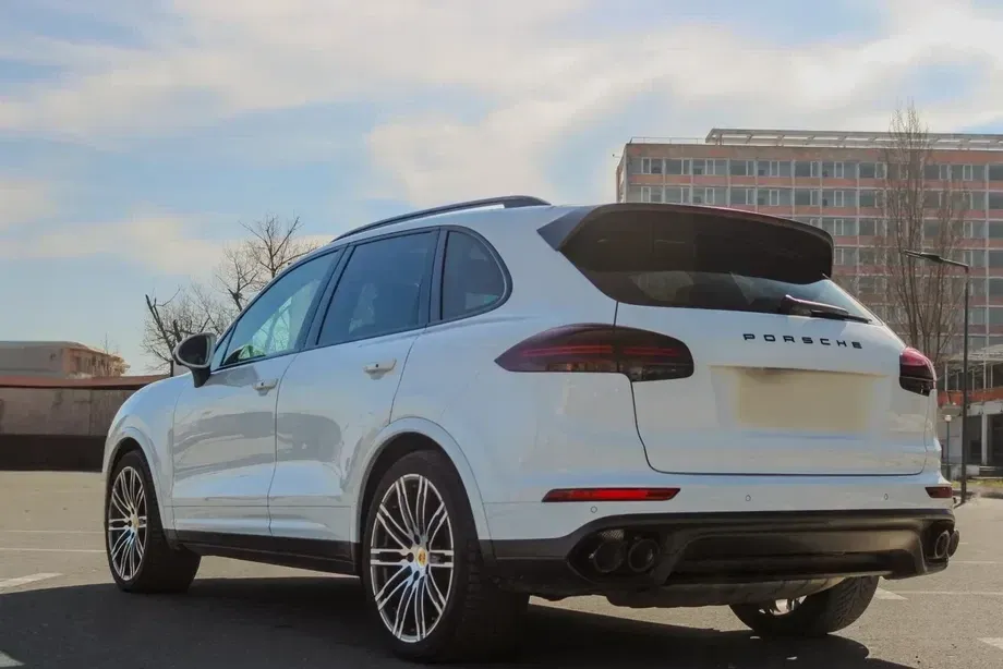 Porsche Cayenne 3.0 L — imagine 4