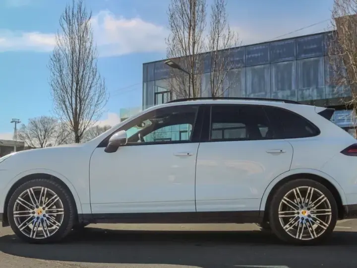 Porsche Cayenne 3.0 L