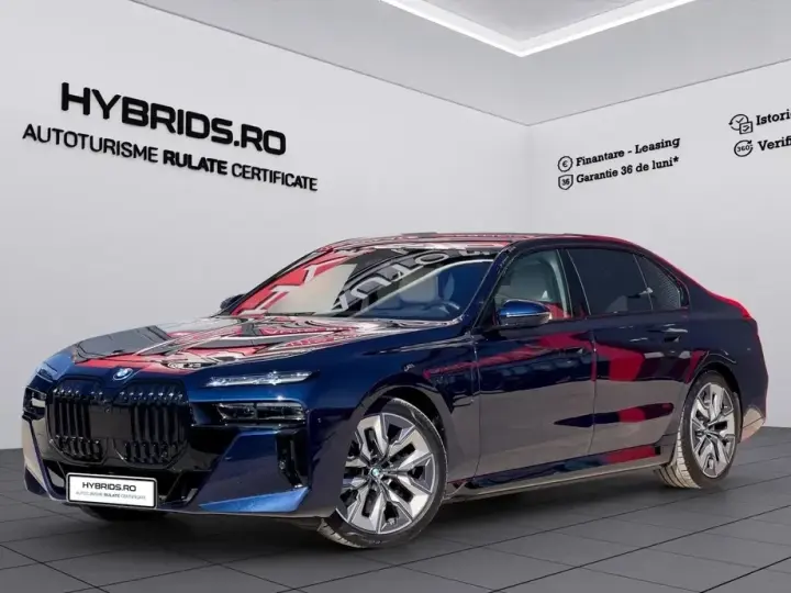 BMW Seria 7 G70 750e xDrive