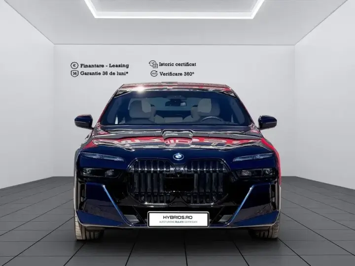 BMW Seria 7 G70 750e xDrive