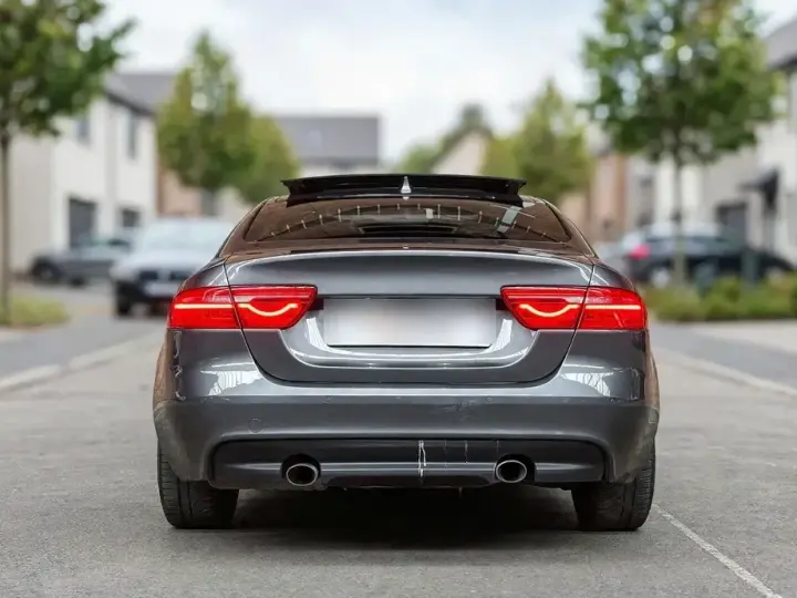 Jaguar XE 2.0 Portfolio
