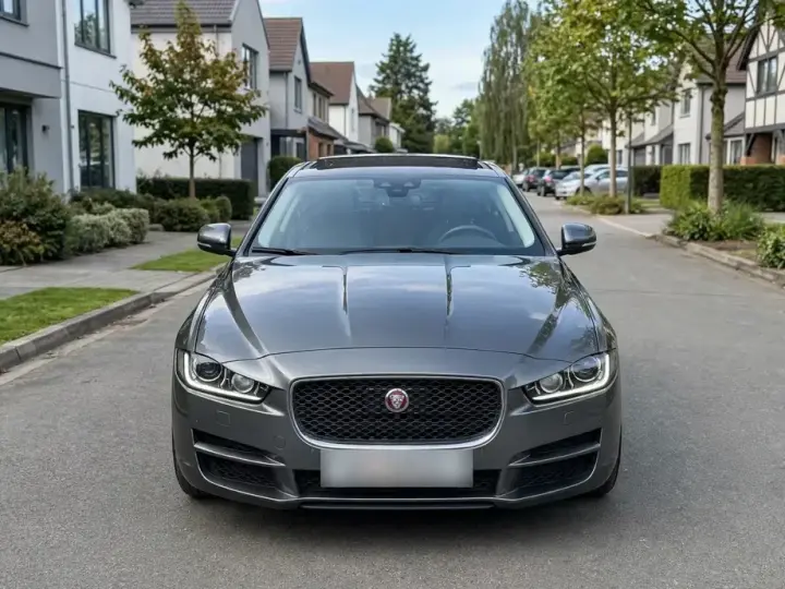 Jaguar XE 2.0 Portfolio
