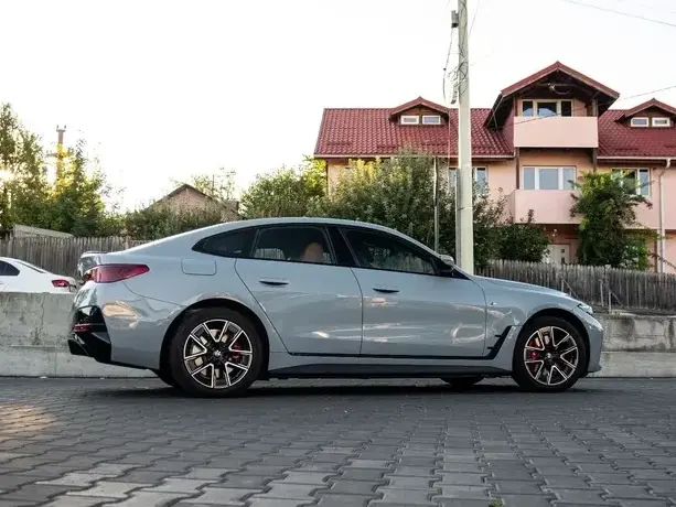 BMW i4 eDrive35