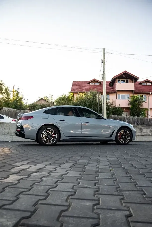 BMW i4 eDrive35 — imagine 4