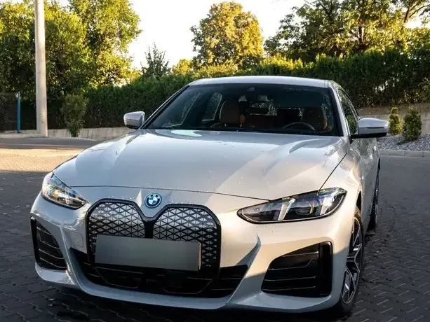 BMW i4 eDrive35