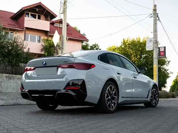 BMW i4 eDrive35