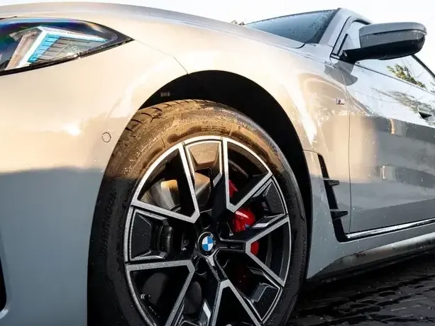 BMW i4 eDrive35