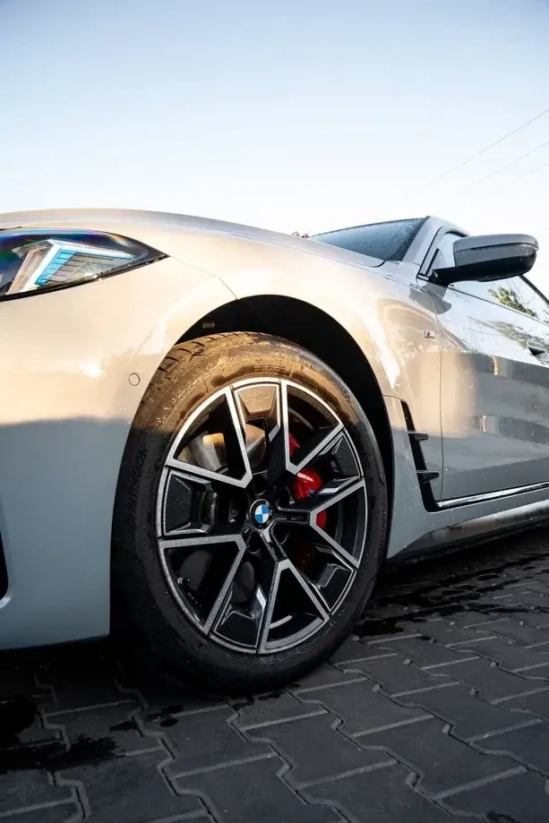 BMW i4 eDrive35 — imagine 3