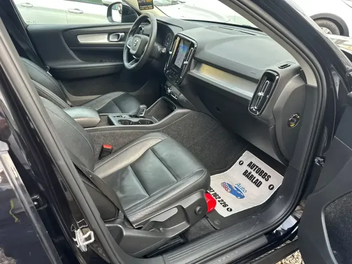 Volvo XC 40 T5 Twin Engine DKG Momentum Pro