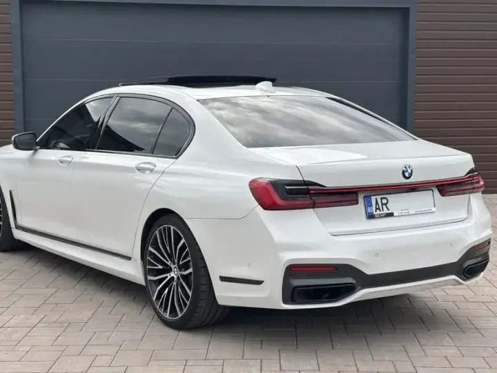 BMW Seria 7 G11/G12 740Li