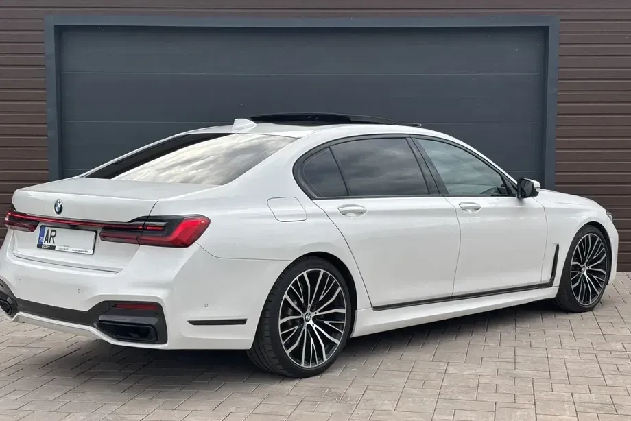 BMW Seria 7 G11/G12 740Li — imagine 5