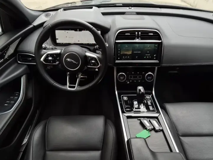 Jaguar XE D200 Aut. R-Dynamic SE