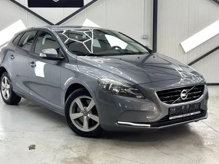 Volvo V40 II D2 Geartronic Momentum