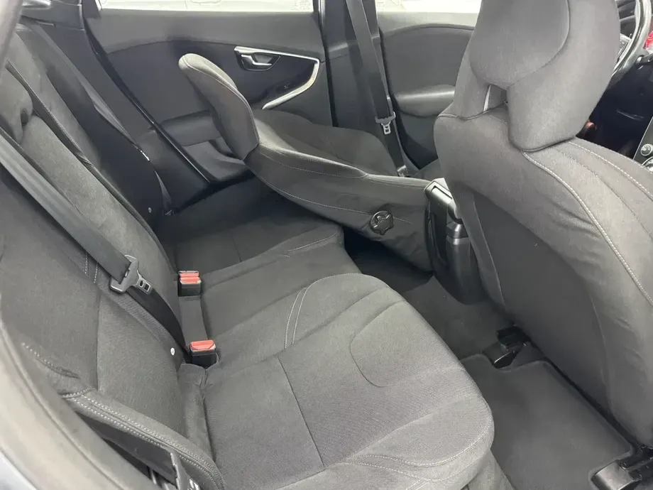 Volvo V40 II D2 Geartronic Momentum — imagine 6