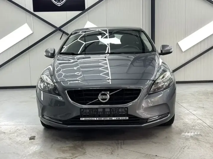 Volvo V40 II D2 Geartronic Momentum