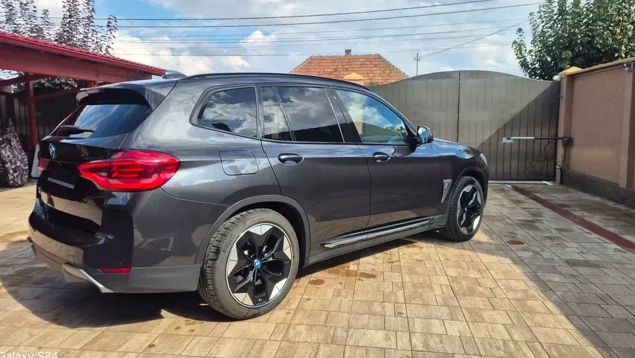 BMW iX3 Impressive — imagine 6