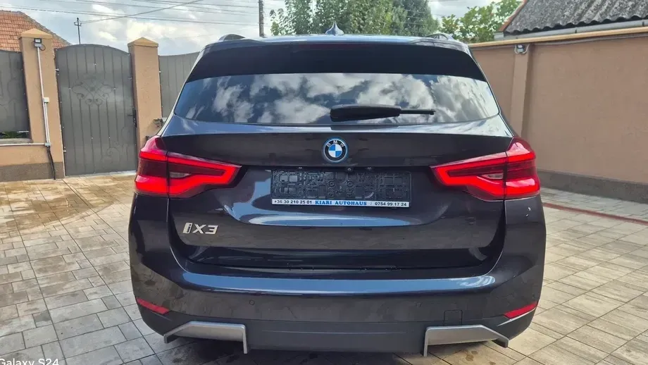 BMW iX3 Impressive — imagine 4