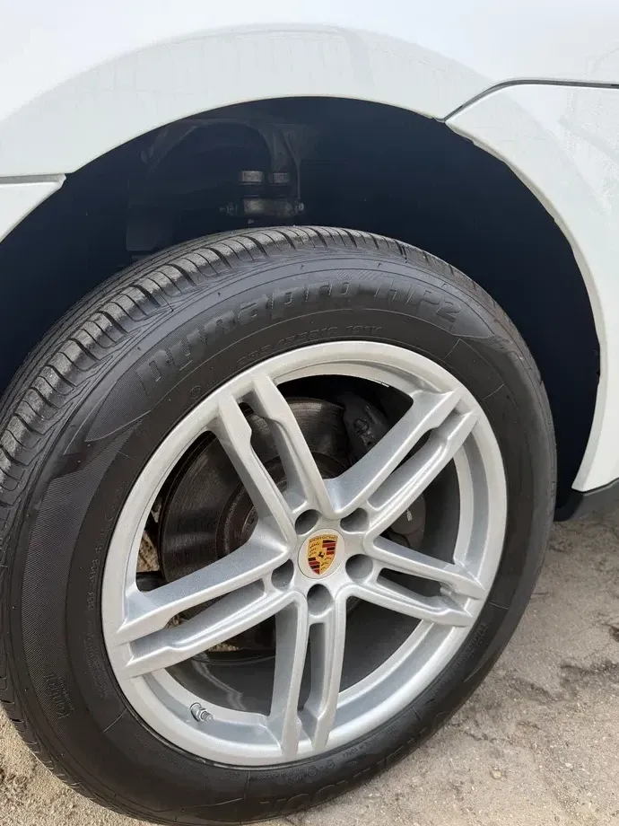 Porsche Macan Standard — imagine 3