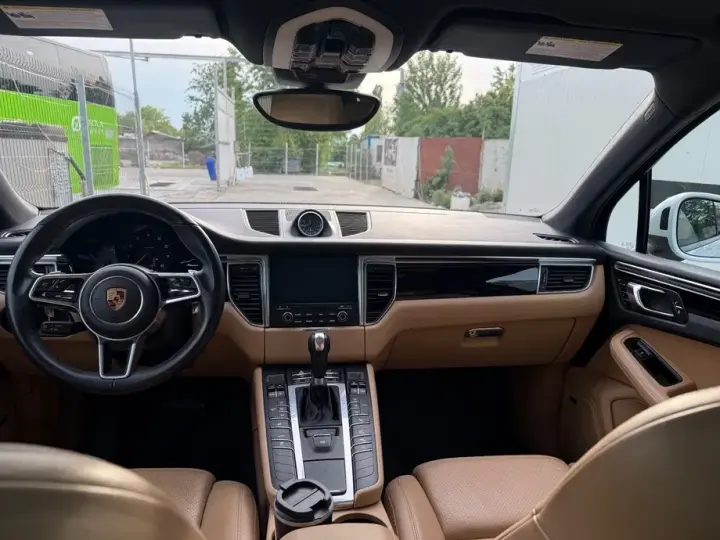 Porsche Macan Standard