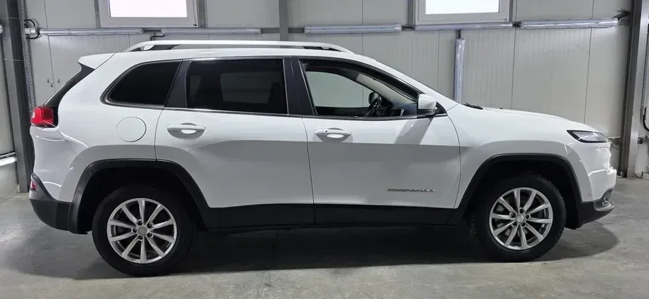 Jeep Cherokee — imagine 6