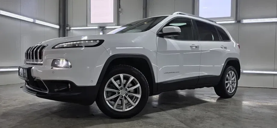 Jeep Cherokee — imagine 3