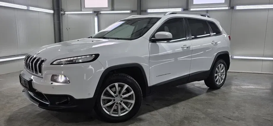 Jeep Cherokee — imagine 4