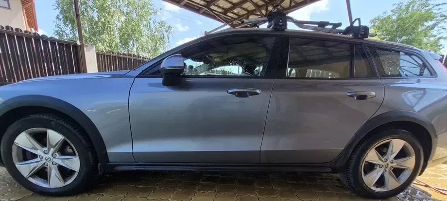 Volvo V60 II D4 AWD Momentum — imagine 4