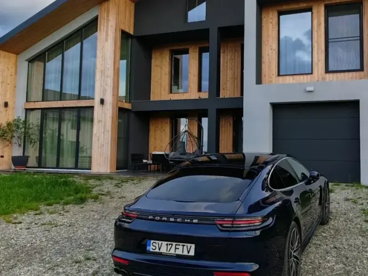 Porsche Panamera 4 E-Hybrid Executive