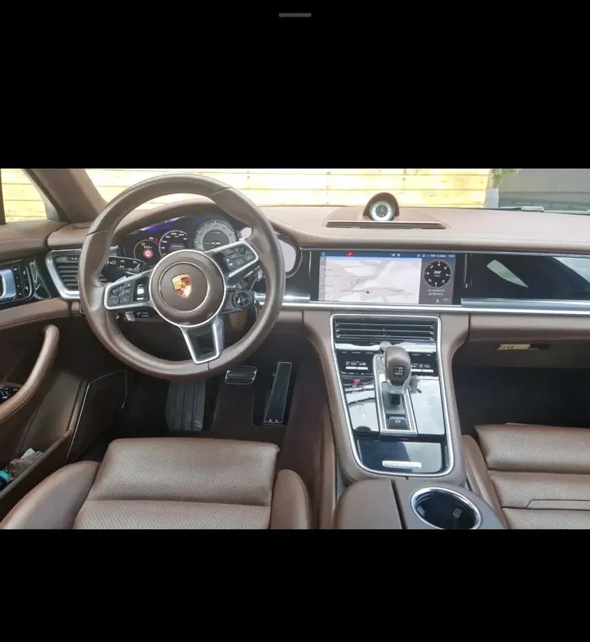 Porsche Panamera 4 E-Hybrid Executive — imagine 3