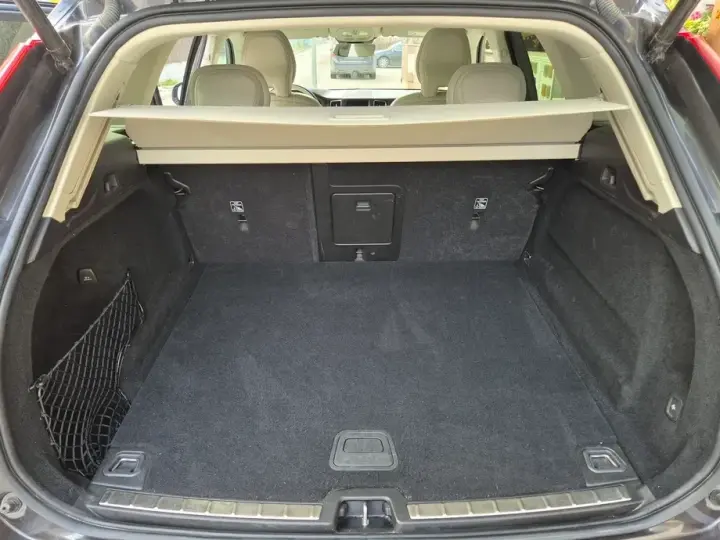 Volvo XC 60 II B5 MHEV AWD Inscription