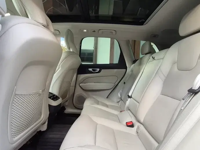 Volvo XC 60 II B5 MHEV AWD Inscription