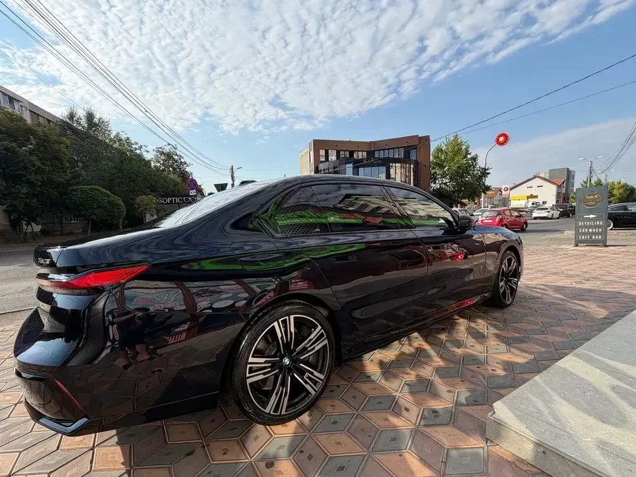 BMW Seria 7 — imagine 5