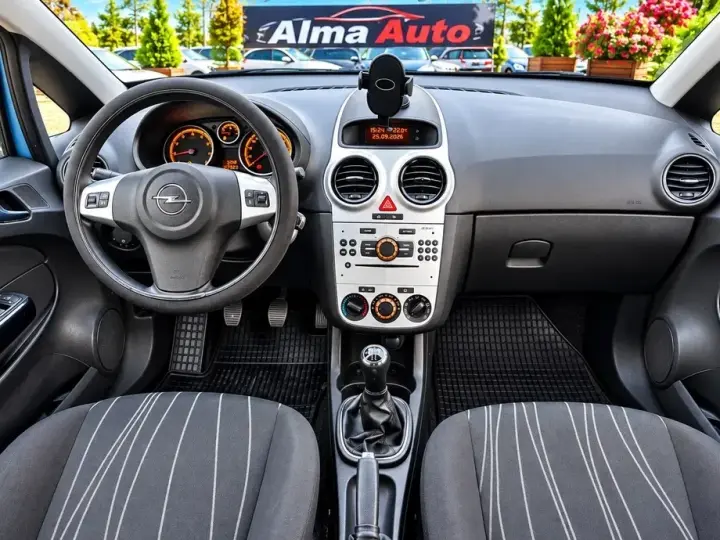 Opel Corsa D 1.0i Essentia