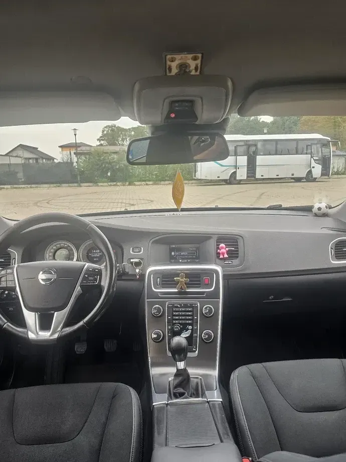 Volvo S60 II D3 Start-Stop Rdesign — imagine 5