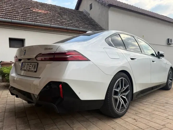 BMW Seria 5 G60/G61 520i Aut.