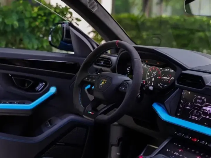 Lamborghini URUS