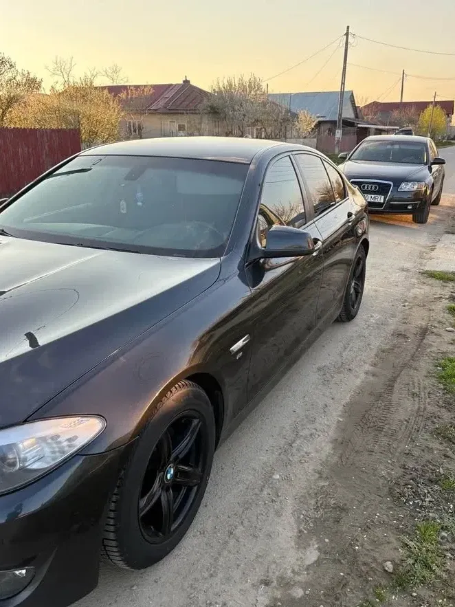 BMW Seria 5 F10/F11/F07 520d — imagine 5