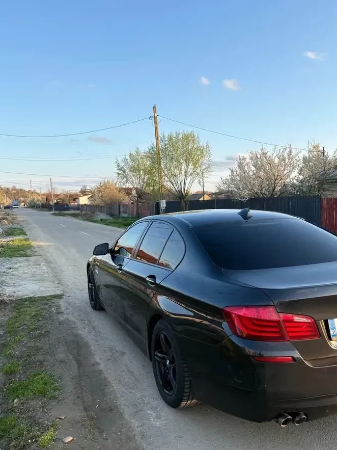 BMW Seria 5 F10/F11/F07 520d — imagine 2
